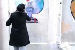 Demoiselle Mime Marceau peinture mur rue Jean-Baptiste Dumay Paris