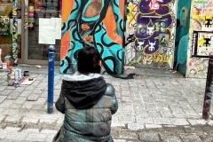 La Demoiselle Barbouquin inspirée du stylisme et de la mode pour une peinture murale à Paris