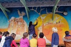 Art urbain dans une école à Paris fresque murale